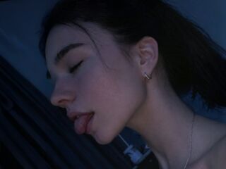 girl webcam MelbaStraub