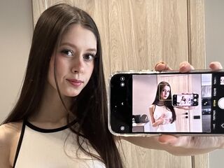 camwhore masturbating with sextoy MelissaMelis