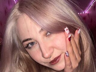 hot cam girl masturbating with dildo MelitaHogston