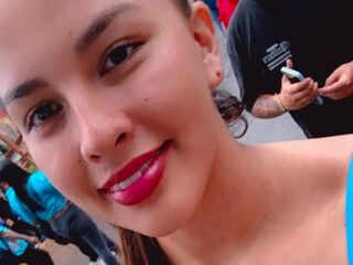 camgirl playing with dildo MiaRosele