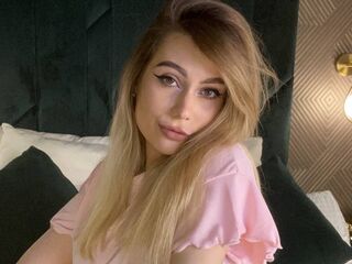 camgirl masturbating with sex toy MicheleMary