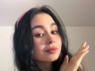 nude webcam girl MinnieMile