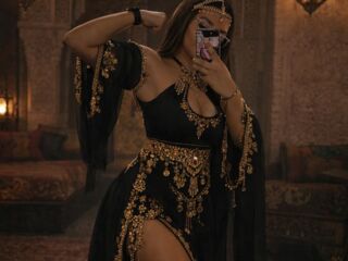 naked cam girl masturbating with dildo PerlaZoey