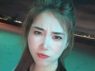 camgirl showing tits Qinbao