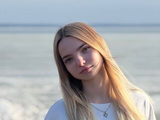 camgirl fingering wet pussy RaguelMetenosky