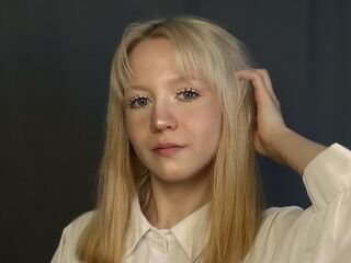 camgirl shaving pussy RhondaPerry