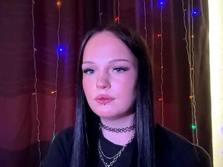 naughty cam girl masturbating with dildo RosalindFerndez