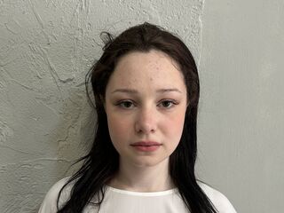 naughty cam girl masturbating SallyMilton