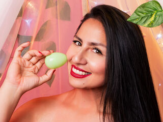 naughty camgirl masturbating with dildo SamantaBlaze