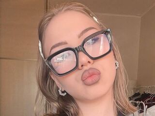 adult cam SaraBaier