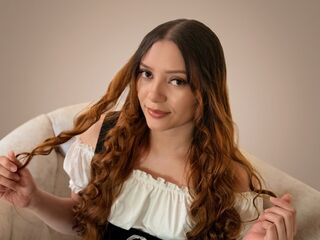 camgirl showing tits SaraDrew