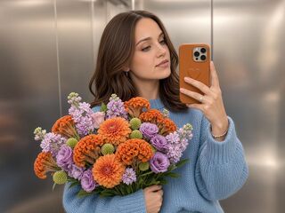 cam girl masturbating with vibrator SetsukoColasurdo