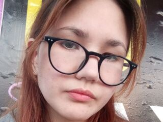 naughty camgirl masturbating with vibrator SilvanaTopps