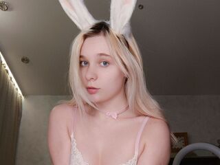 beautiful camgirl SilviaBalsam