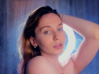 beautiful webcamgirl SynneDuell