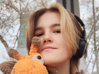 mastubating web cam girl TanyaFornier