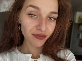 camgirl showing pussy TayaTemp