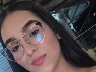 camgirl fingering bald pussy ValentinaSparks