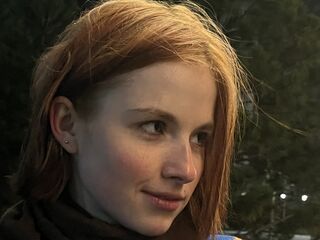 camgirl playing with dildo YumiMee