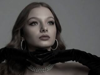 naked camgirl masturbating with vibrator YuriHuprich